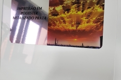 Adesivo metalizado