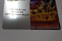 Adesivo metalizado